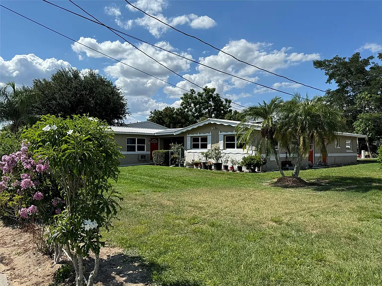 704 S Main Ave — Photo 12