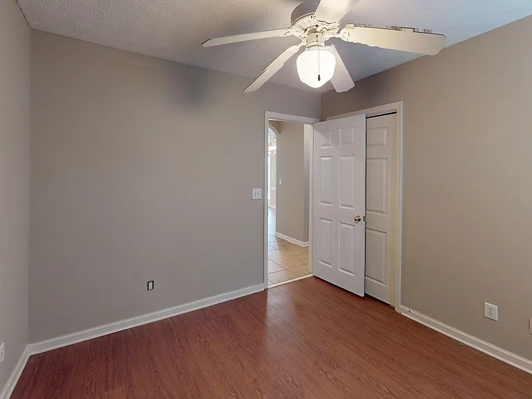 860 Autumn Ridge Rd — Photo 21