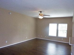 8618 E Highlands Xing, Highlands, TX 77562