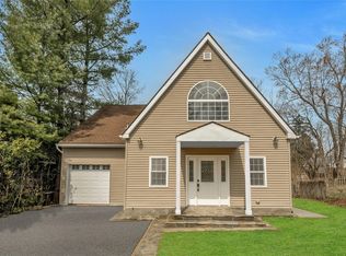 250 Sparkle Rd, Yorktown Heights, NY 10598