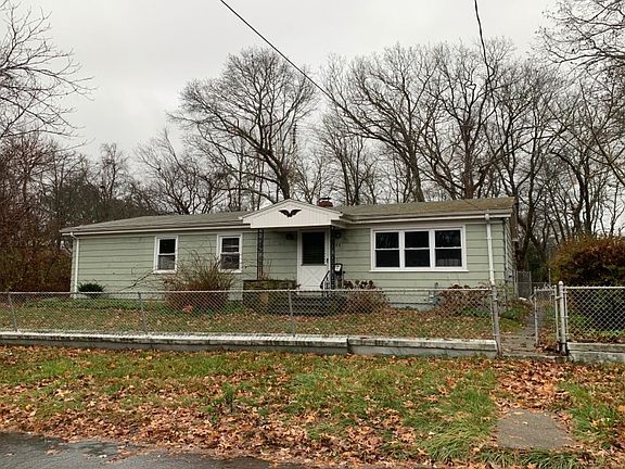 2nd image of 958 Bristol St