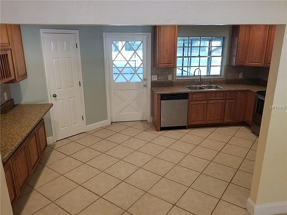 4th image of 525 N Carpenter Ave