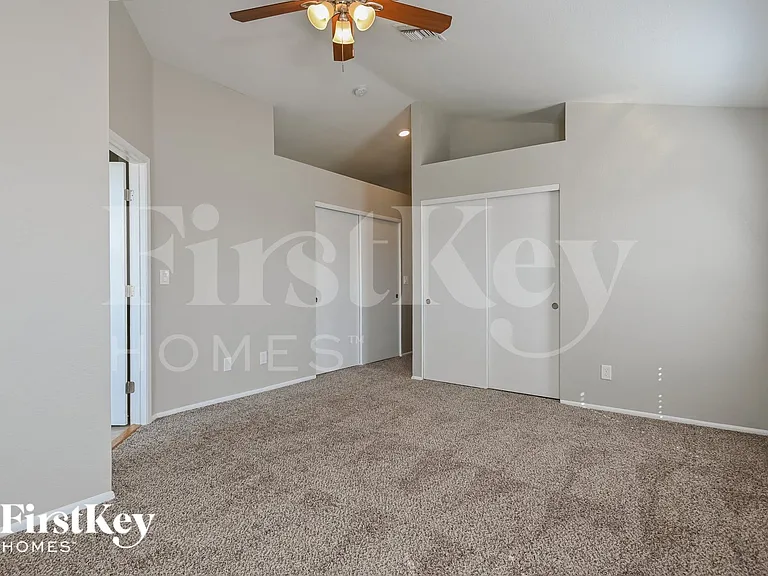 1161 N Chamberlain Pl — Photo 8