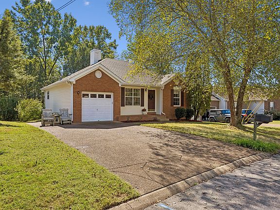 3rd image of 1463 Brighton Cir