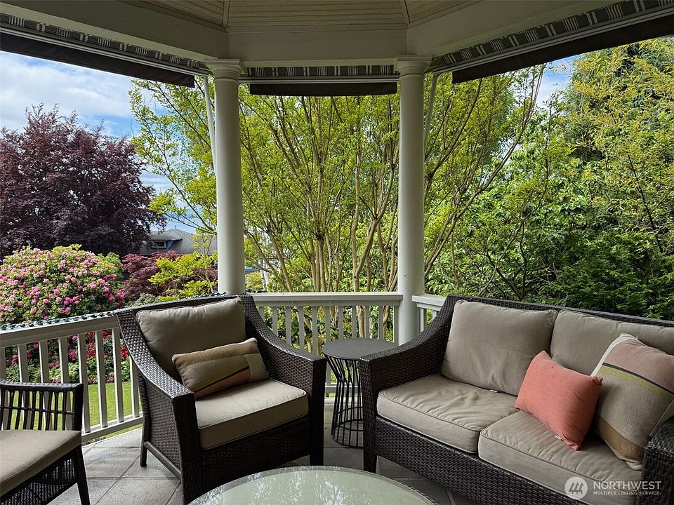2nd image of 1422 8th Avenue W