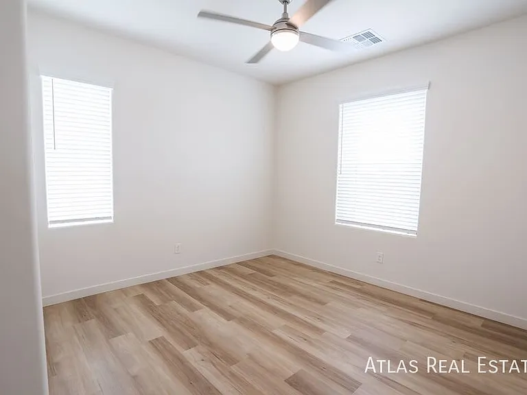 1530 W Sierra Vista Dr — Photo 9