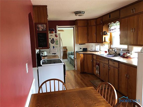 5th image of 604 E Baubice St