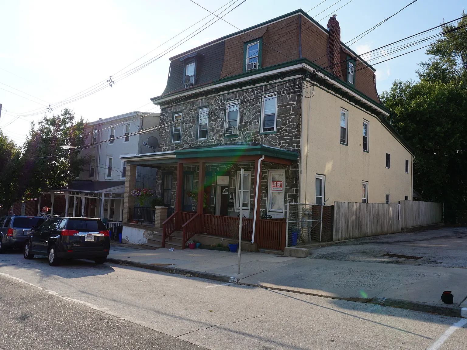 2 bed, 1050 sqft, $1,695 — Photo 2