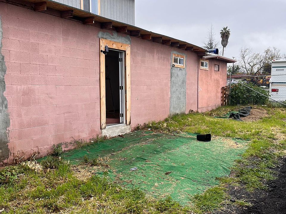 1st image of 11703 Davis St #4
