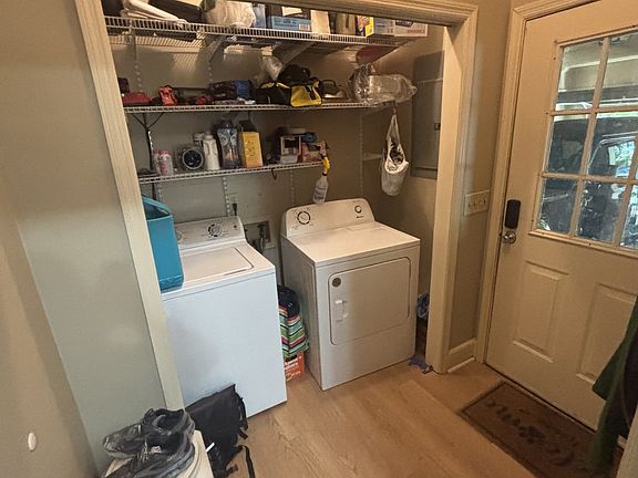 5th image of 5 Northlake Dr