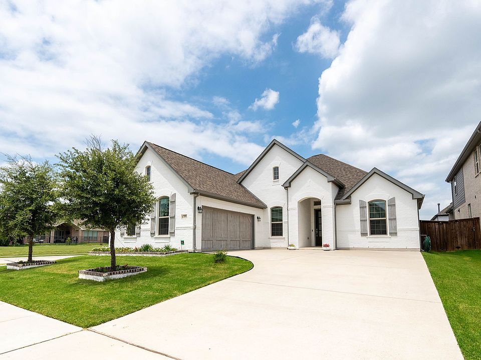 1st image of 528 Bridle Ranch Dr