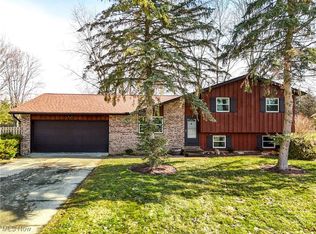 9145 Root Rd, North Ridgeville, OH 44039