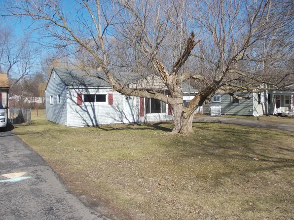 2681 Genes Dr, Auburn Hills, MI 48326