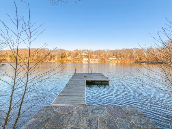 361 E Lakeshore Dr, Vernon Twp., NJ 07422