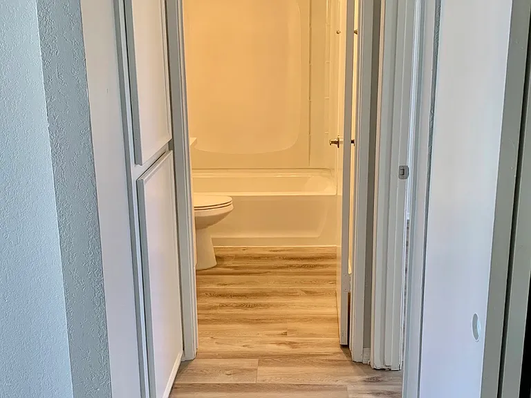 Fair Oaks Garden Apartments — Photo 3