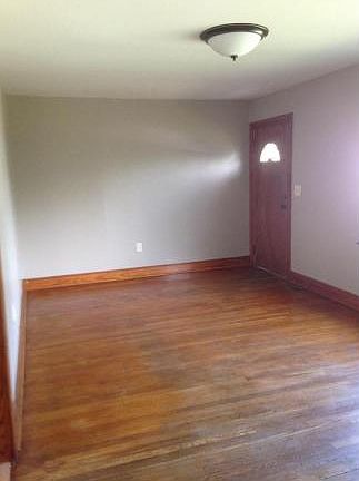2nd image of 504 Wentworth St