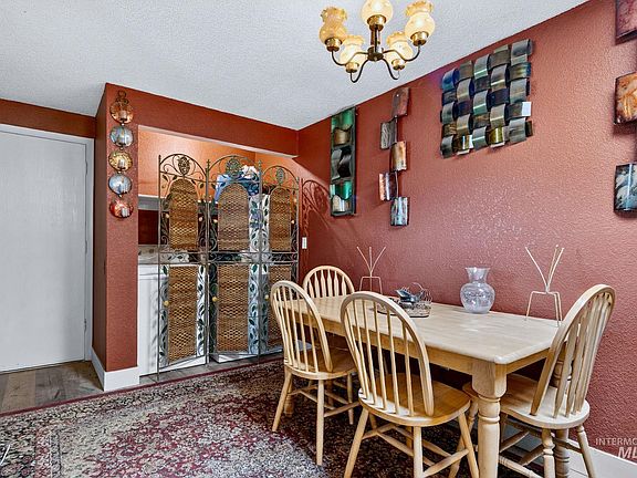 3rd image of 10299 W Seneca Dr