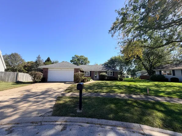 690 E Vicksburg Ct, Bourbonnais, IL 60914