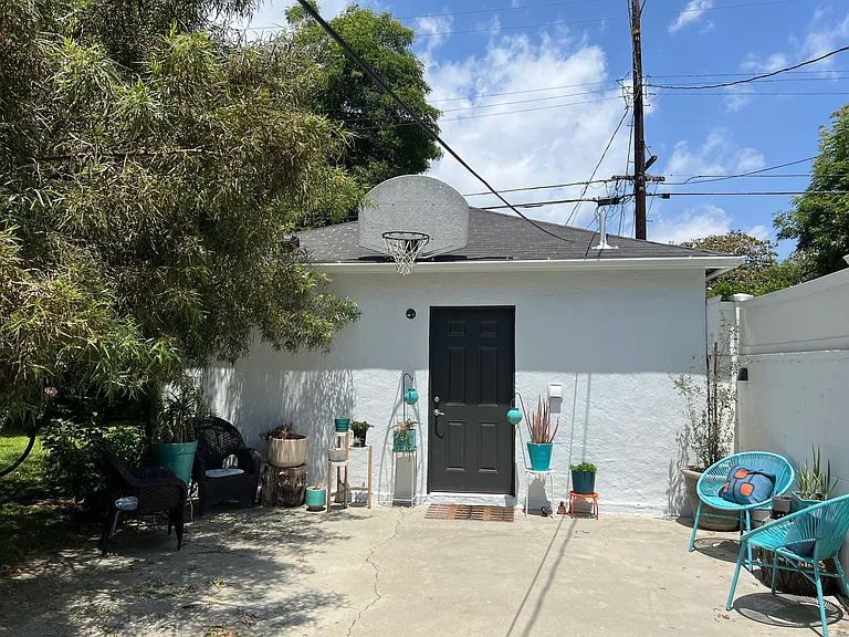 14605 La Maida St — Photo 2