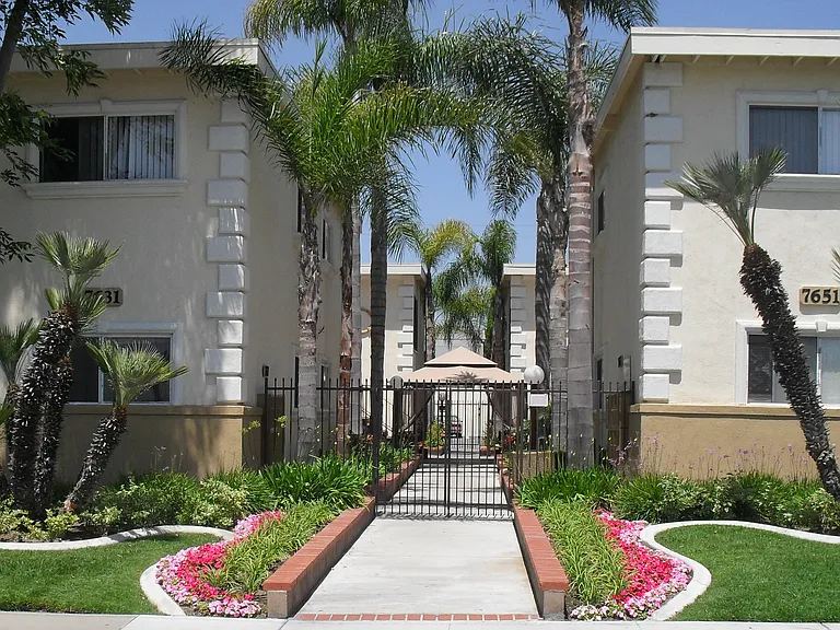 Parkridge Apartments — Photo 2