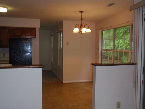 5th image of 247 Huntstree Pl