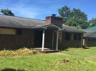 575 James River Rd, Cabin Creek, WV 25035