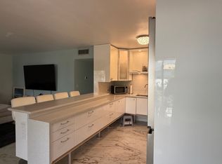 117 104th Ave, Treasure Island, FL 33706