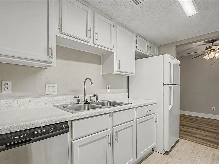 9552 Windswept Ln #9552 — Photo 14