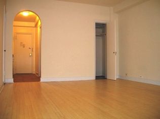 140 E 39th St, Brooklyn, NY 11203