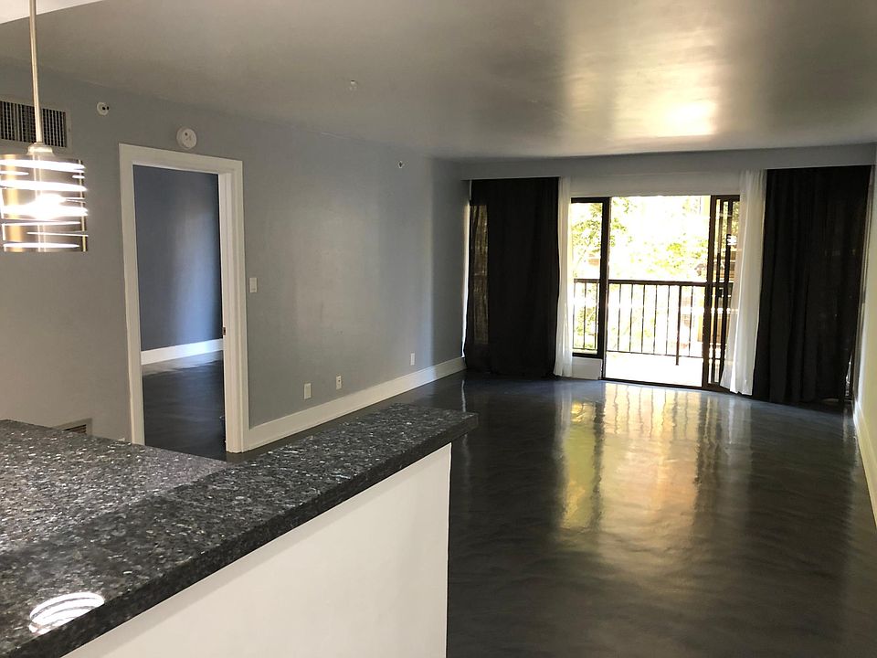 1st image of 500 N St Unit 406