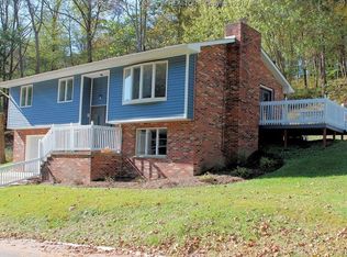 212 Autumn Dr, Dunbar, WV 25064