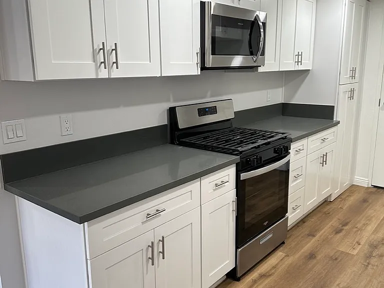 California Euclid Apartments — Photo 12