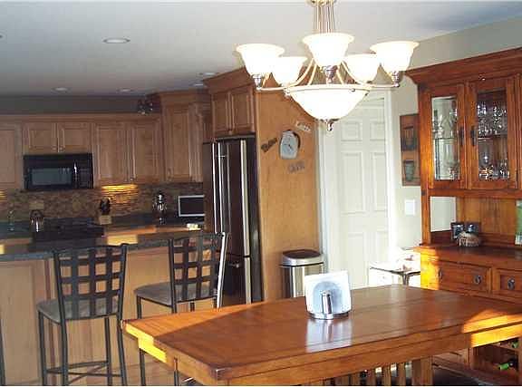 Dining / kitchen