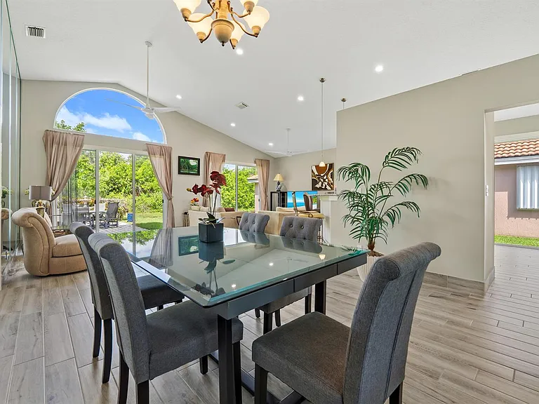 3198 SE Carrick Green Ct — Photo 6