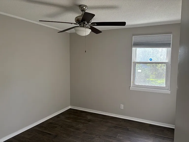 744 Croley Dr — Photo 7