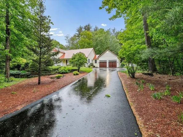 6 Acacia Street, Merrimack, NH 03054