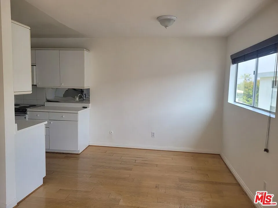 1 bed, 1.0 bath, 688 sqft, $2,300 — Photo 3