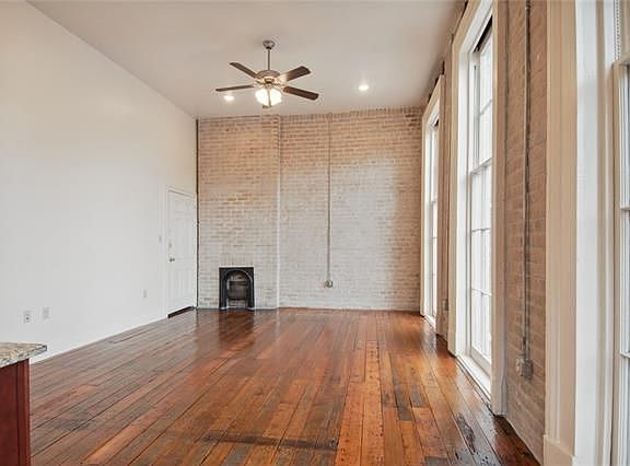 5th image of 438 Dauphine St #2A