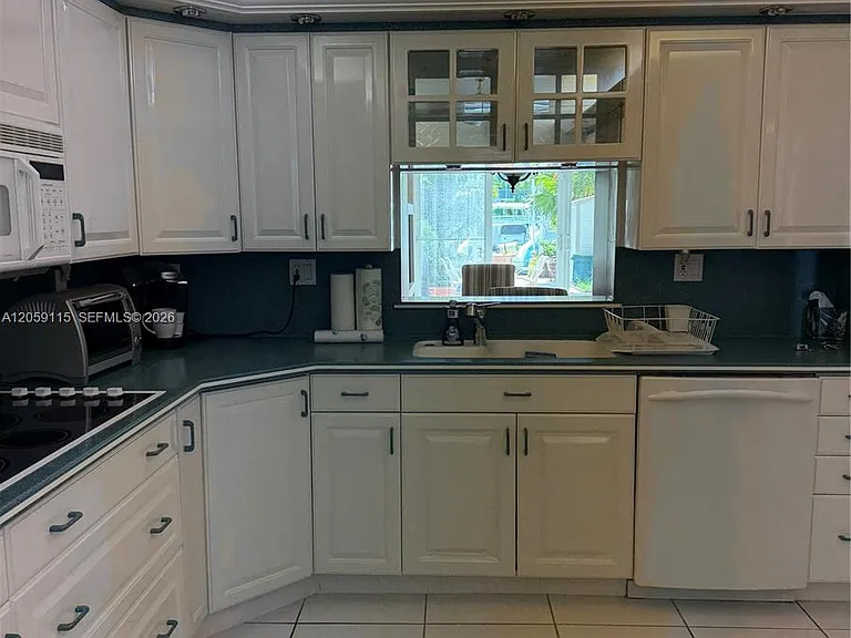 612 NE 25th Ave #51 — Photo 4