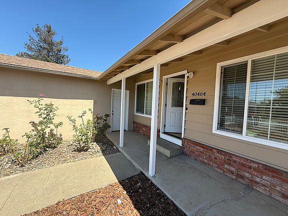 2nd image of 40464 Landon Ave