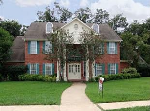 1st image of 2816 Saint Charles Dr