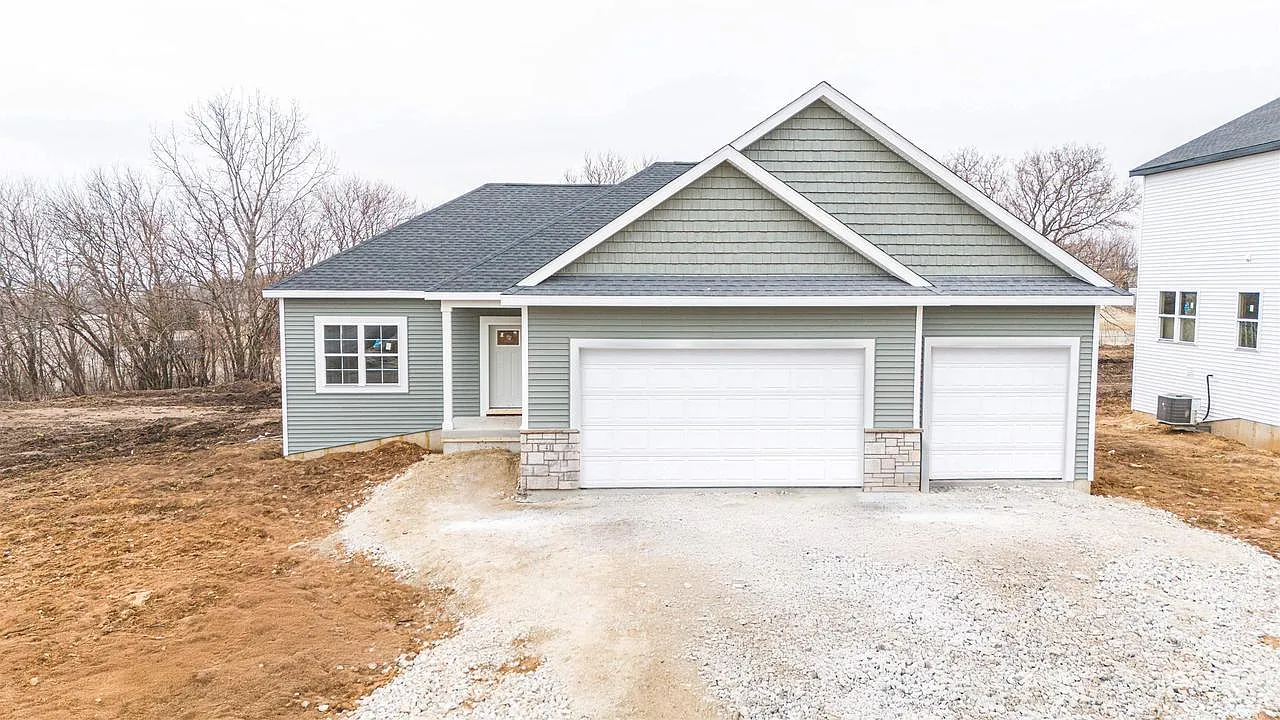416 Ridge Court photo 1