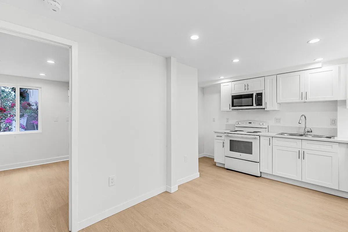 Building Photo - 1144 S Wooster St #2