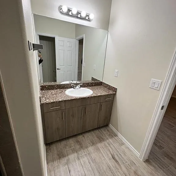 5202 N Hiawatha Dr — Photo 10