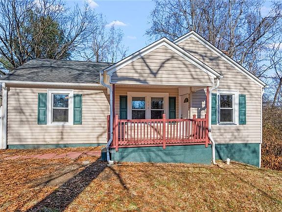 4th image of 410 Circle Dr