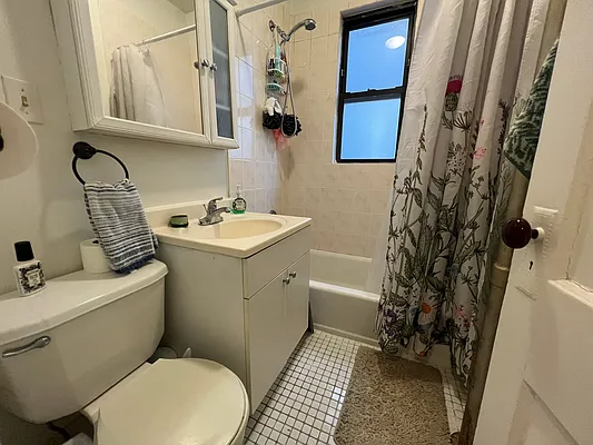 Rented by Capri Jet Realty Corp | media 6