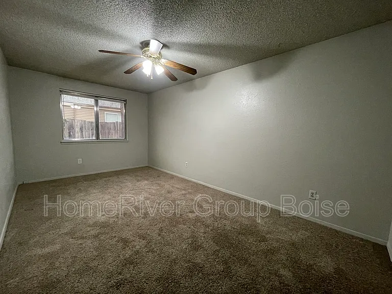 870 E Bergeson St — Photo 14