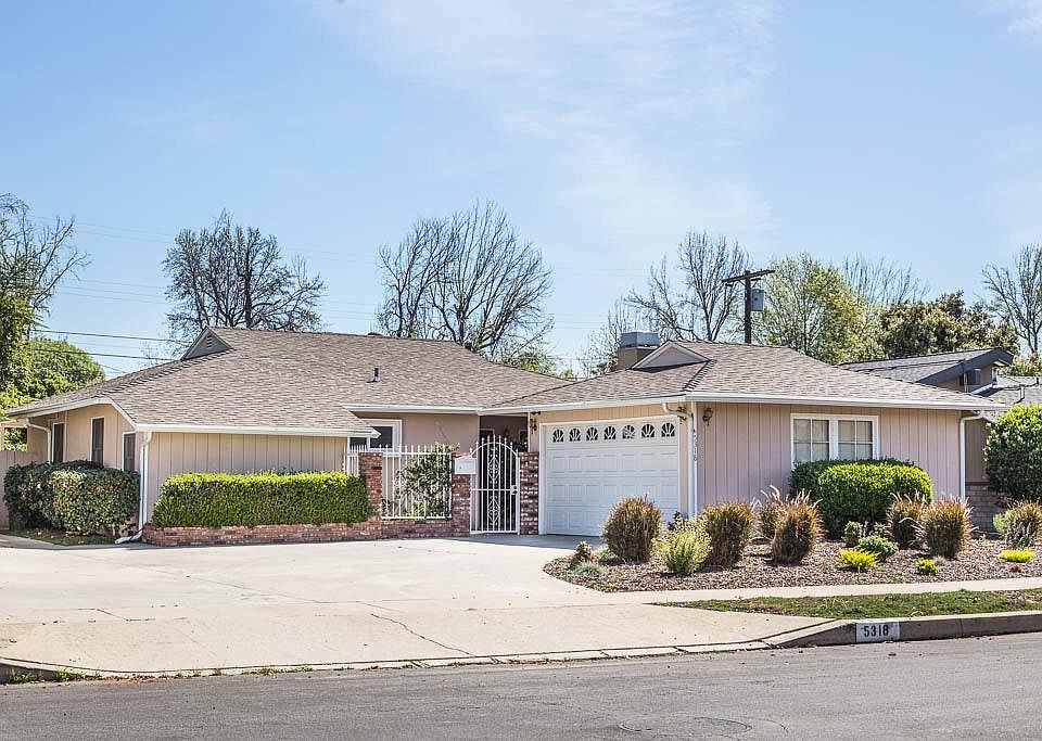 Excellent Curb appeal