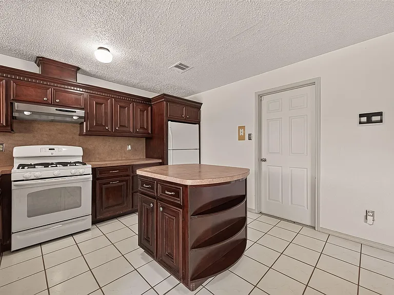 5206 Olana Dr — Photo 14