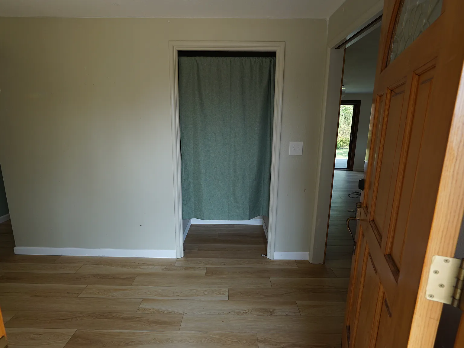 3 bed, 1.5 bath, 1316 sqft, $2,600 — Photo 4